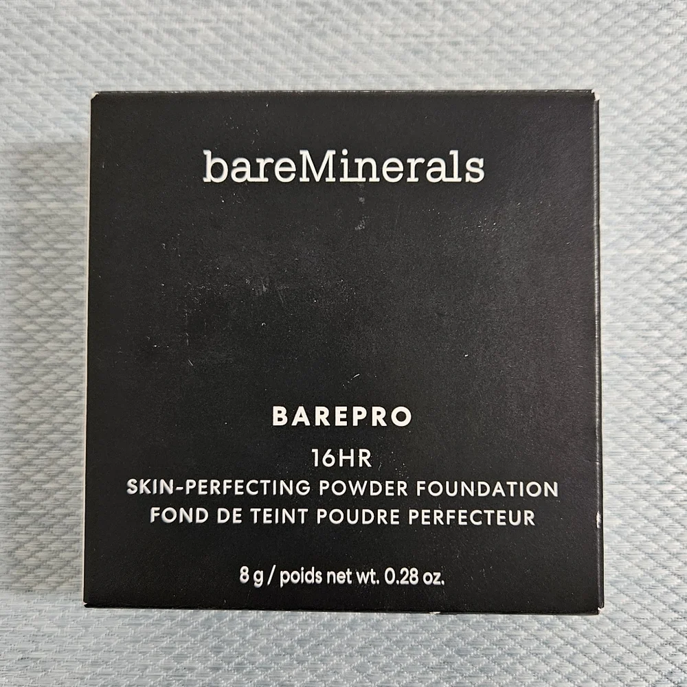 bareMinerals NIB BAREPRO Skin Perfecting 16HR Powder Foundation Light 20 Neutral